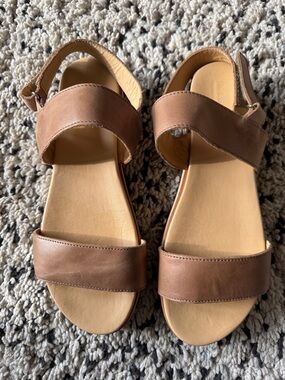 Nisolo Tan Leather Sandals Size 8